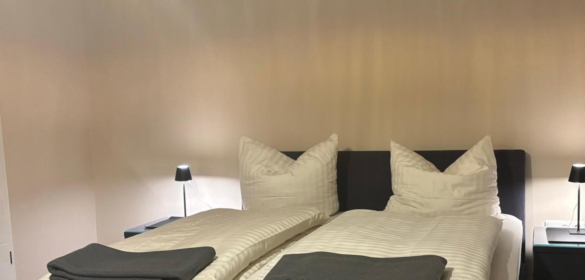 Hotel Zur Sonne Котбус Екстериор снимка
