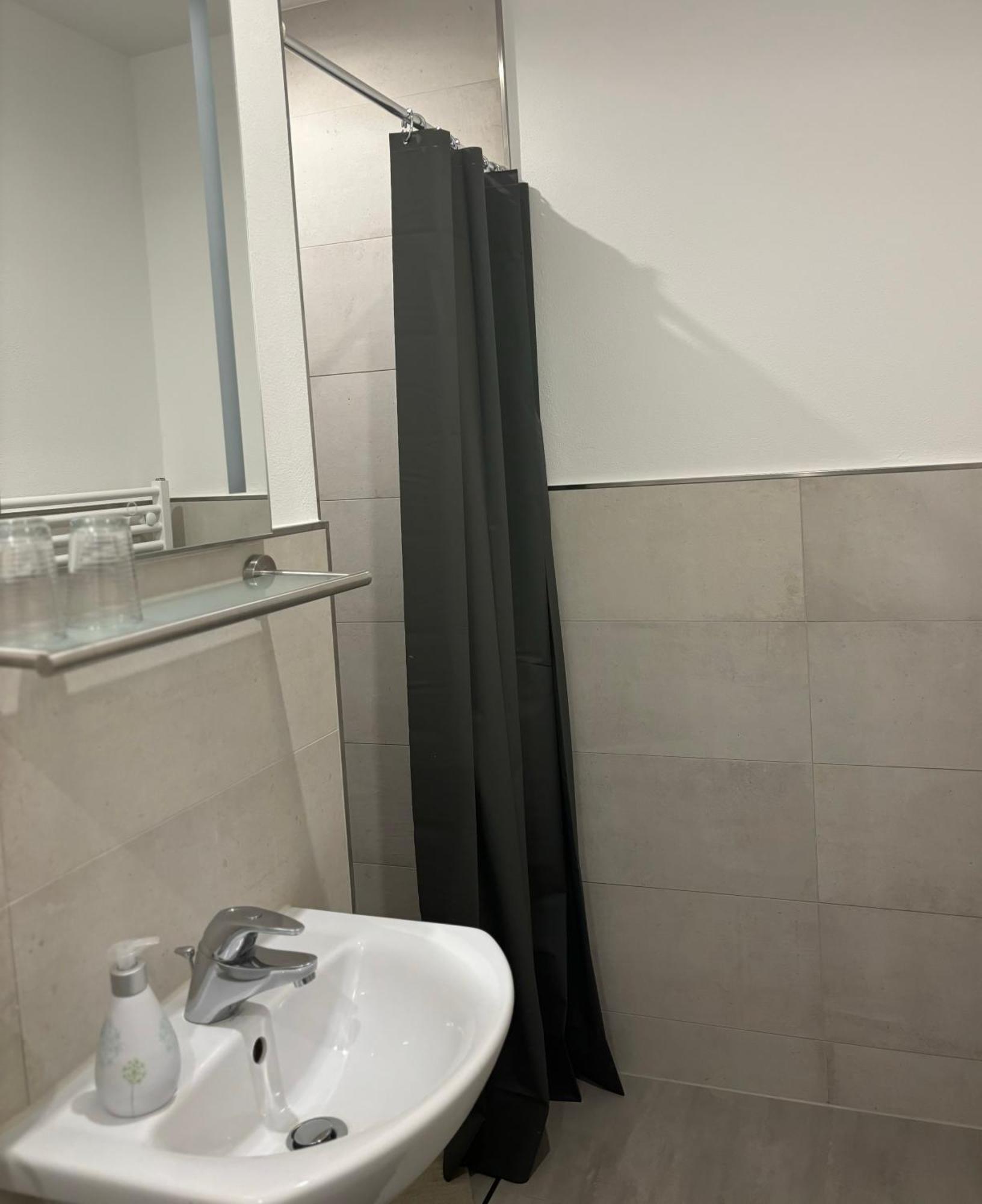 Hotel Zur Sonne Котбус Екстериор снимка