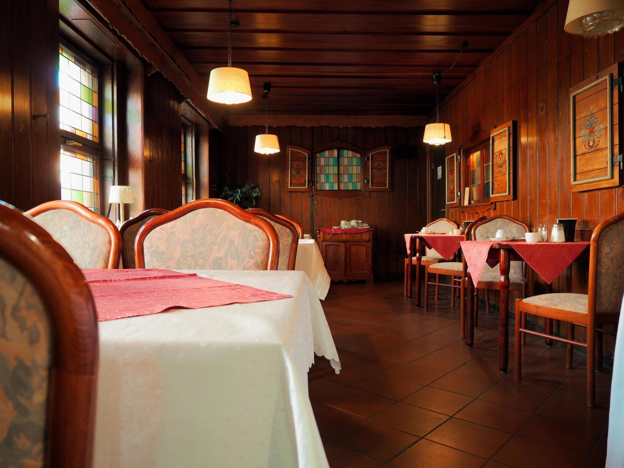 Hotel Zur Sonne Котбус Екстериор снимка