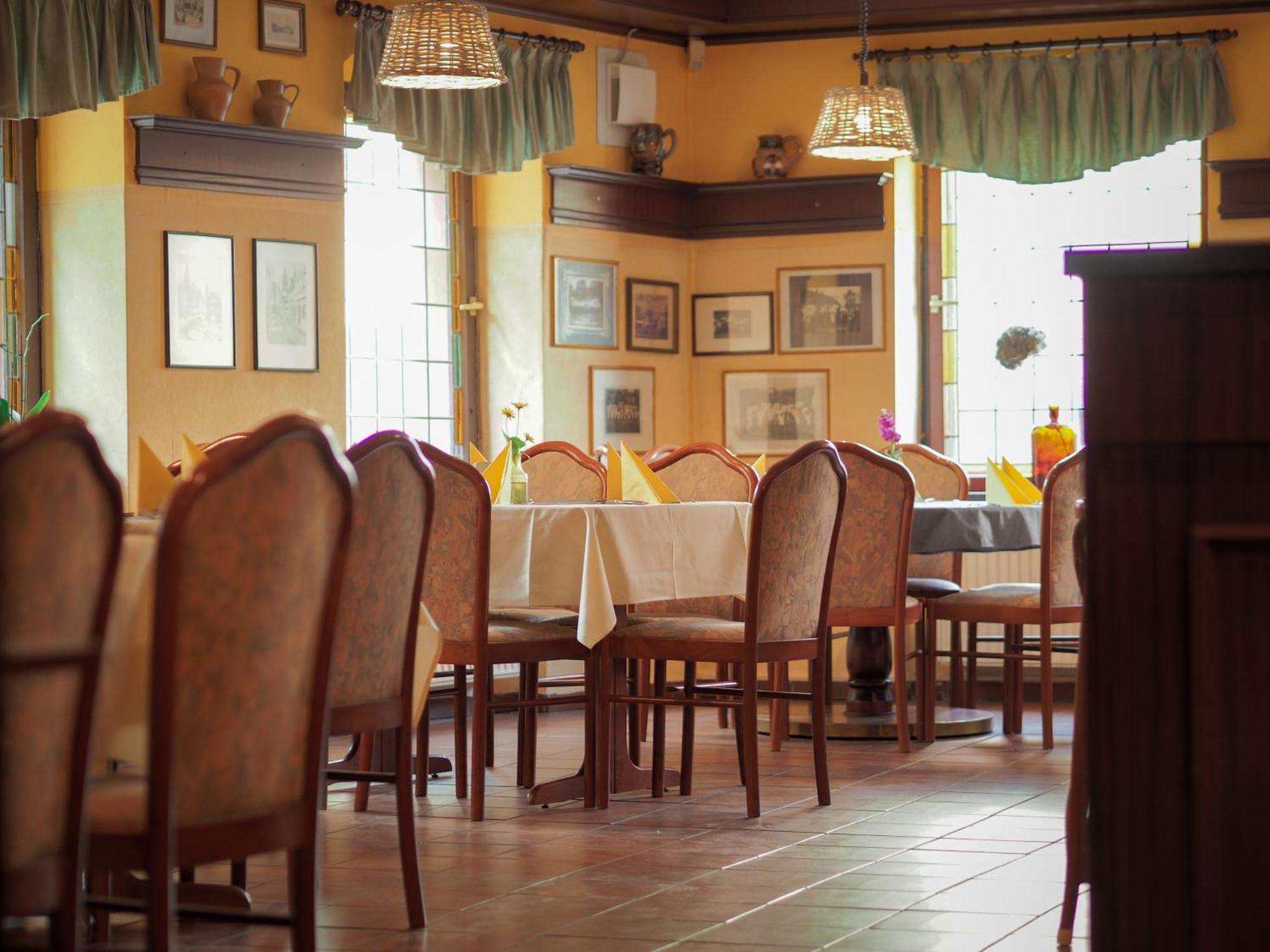 Hotel Zur Sonne Котбус Екстериор снимка